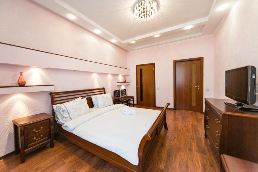 Роскошная 3К Квартира 135М2 На Набережной. Минская Kiew Exterior foto